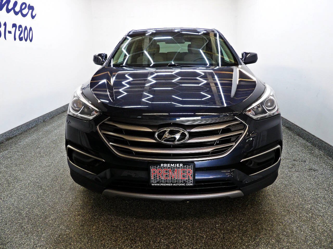 Used 2017 Hyundai Santa Fe Sport AWD/4WD image 2