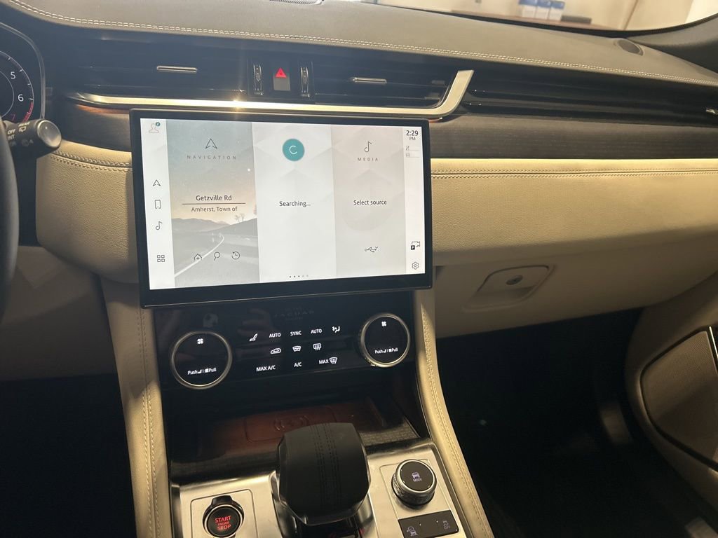 Used 2024 Jaguar F-PACE R-Dynamic S image 7