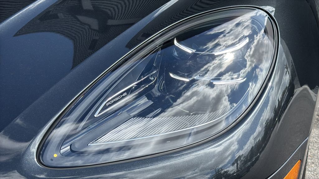 Certified 2025 Porsche Macan image 23