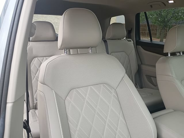 Used 2024 Volkswagen Atlas SEL Premium R-Line AWD/4WD image 11
