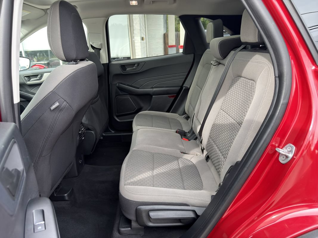 Used 2022 Ford Escape SE w/ SE Sport Appearance Package AWD/4WD image 36