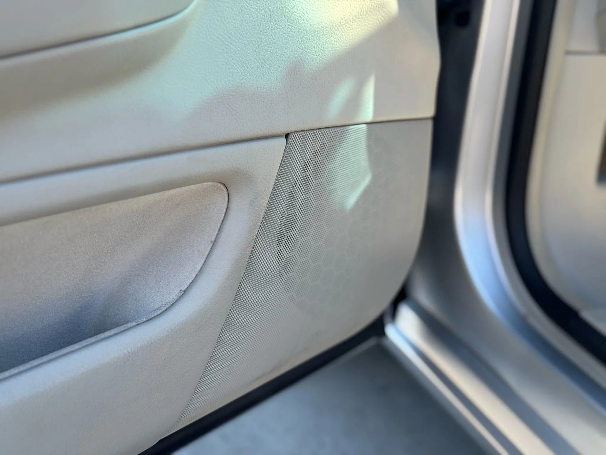 Used 2011 Cadillac DTS Luxury image 13