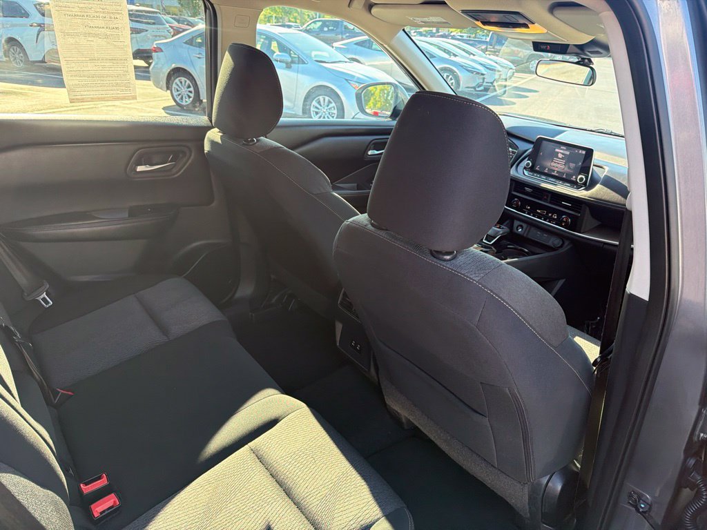 Used 2025 Nissan Rogue SV AWD/4WD image 14