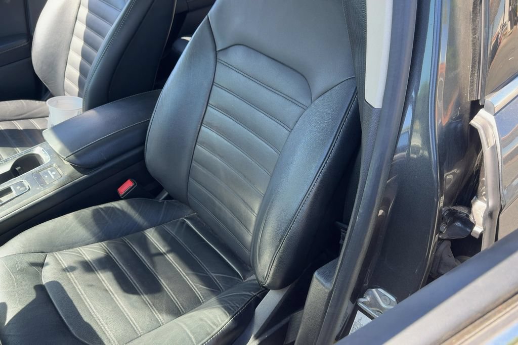 Used 2017 Ford Fusion Energi SE FWD image 11