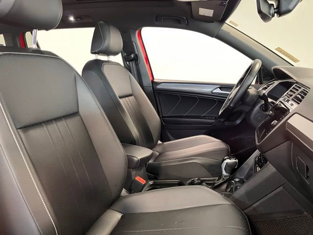 Used 2024 Volkswagen Tiguan SE R-Line image 10