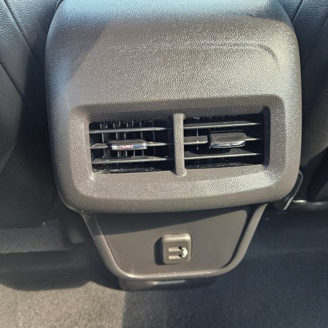 Used 2024 GMC Terrain SLT AWD/4WD image 22