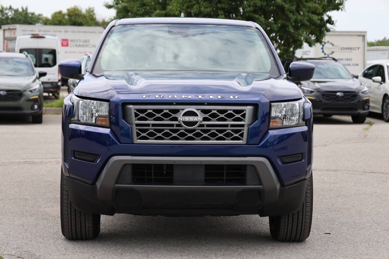 Used 2022 Nissan Frontier SV RWD image 2