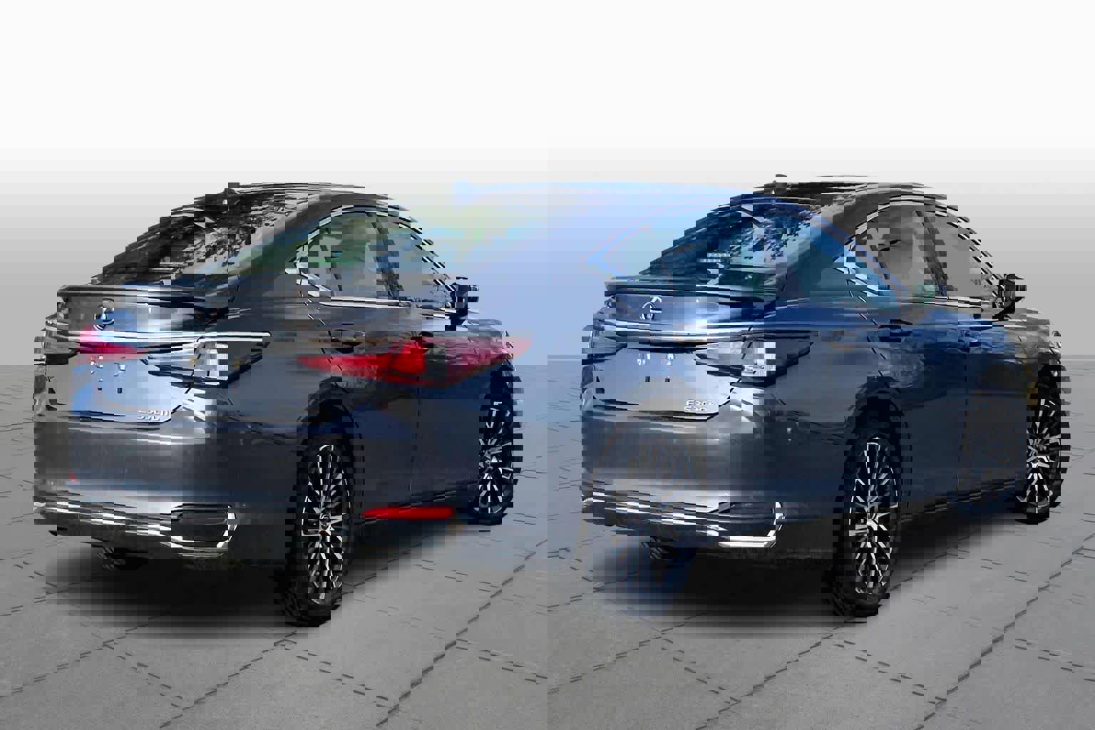 Certified 2023 Lexus ES 300h w/ Premium Package image 13