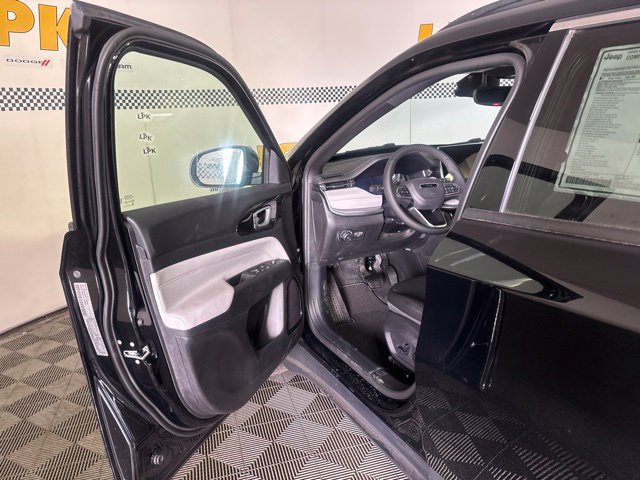 New 2026 Jeep Compass Limited AWD/4WD image 9