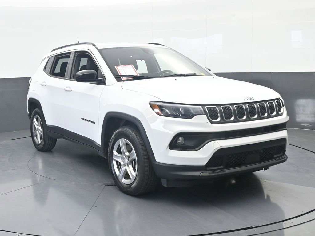 Used 2023 Jeep Compass Latitude AWD/4WD image 9