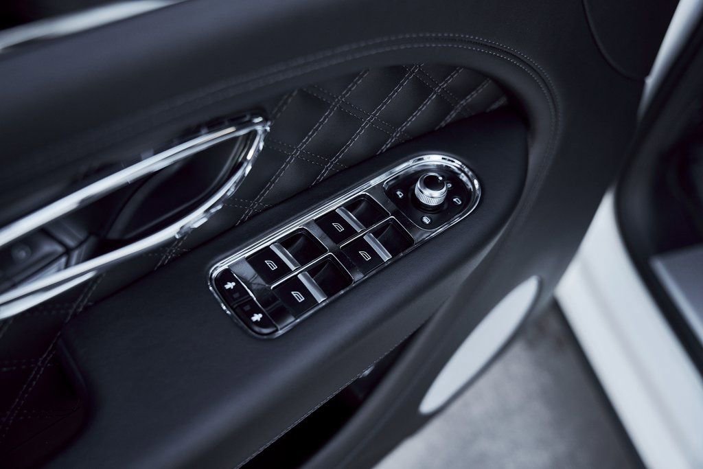 Used 2022 Bentley Bentayga image 30