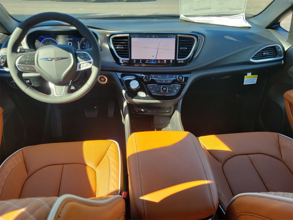 New 2026 Chrysler Pacifica Pinnacle image 18