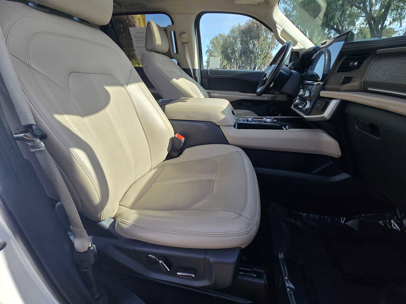 Used 2024 Ford Expedition Max Limited image 11