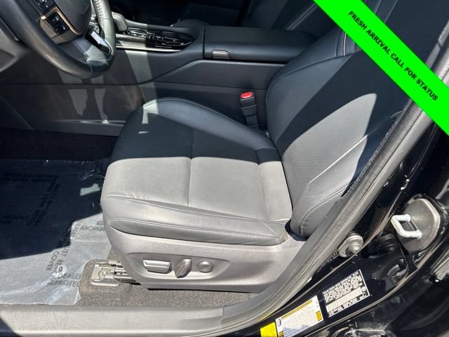 Used 2024 Toyota Crown Platinum AWD/4WD image 44
