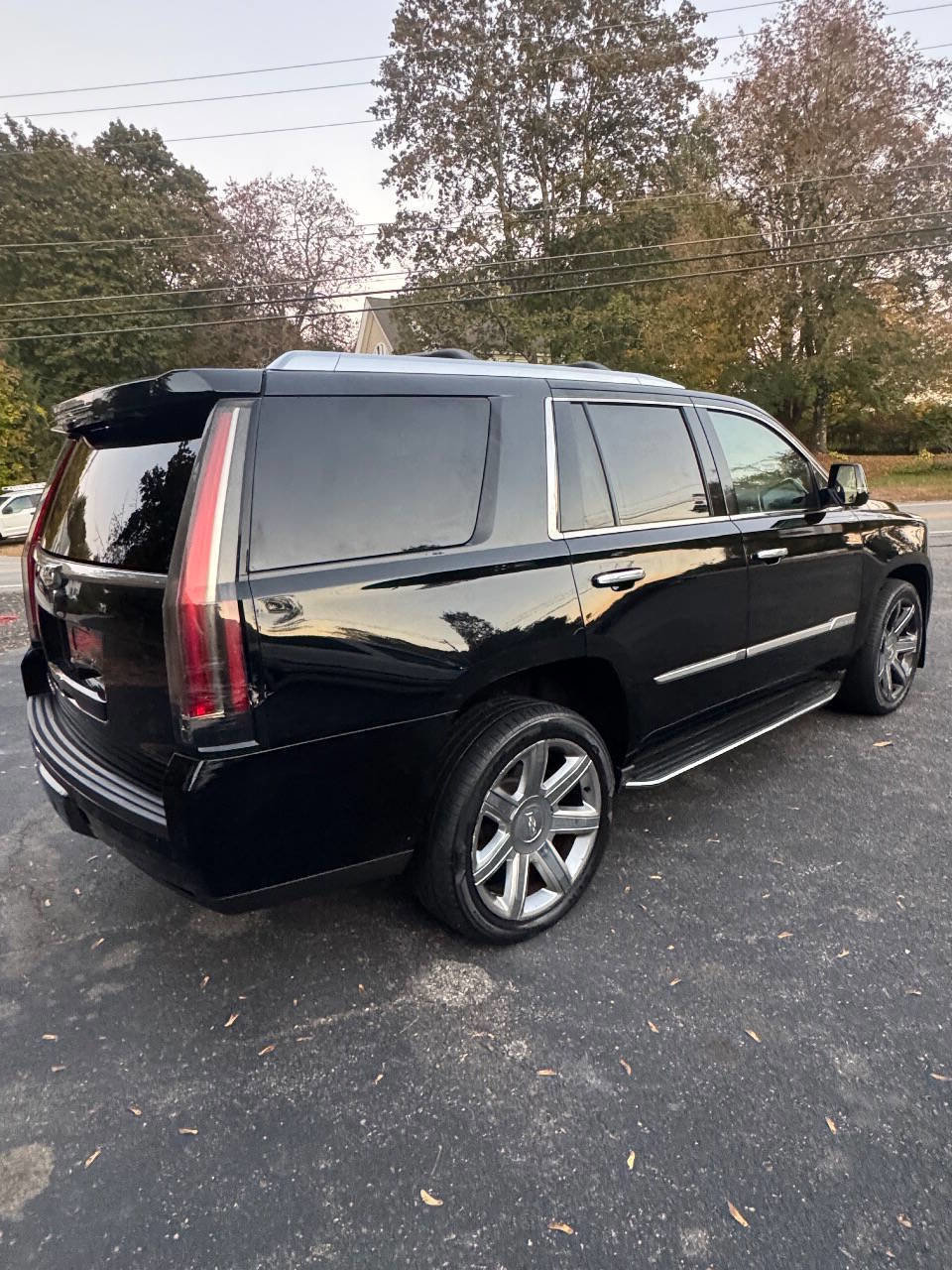 Used 2016 Cadillac Escalade Premium image 2
