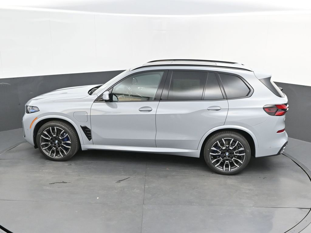 New 2026 BMW X5 xDrive50e AWD/4WD image 41