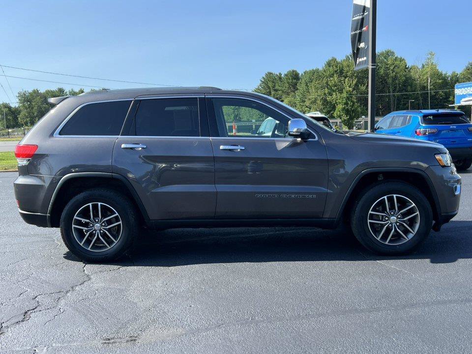 Used 2017 Jeep Grand Cherokee Limited w/ Trailer Tow Group IV AWD/4WD image 11
