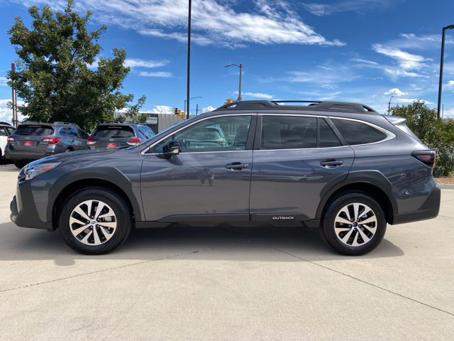 Certified 2025 Subaru Outback Premium w/ Popular Package #1A AWD/4WD image 2