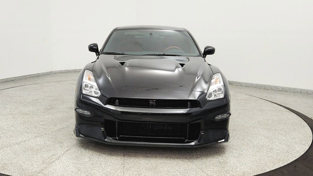 Used 2024 Nissan GT-R Premium w/ Premium Interior Package AWD/4WD image 8