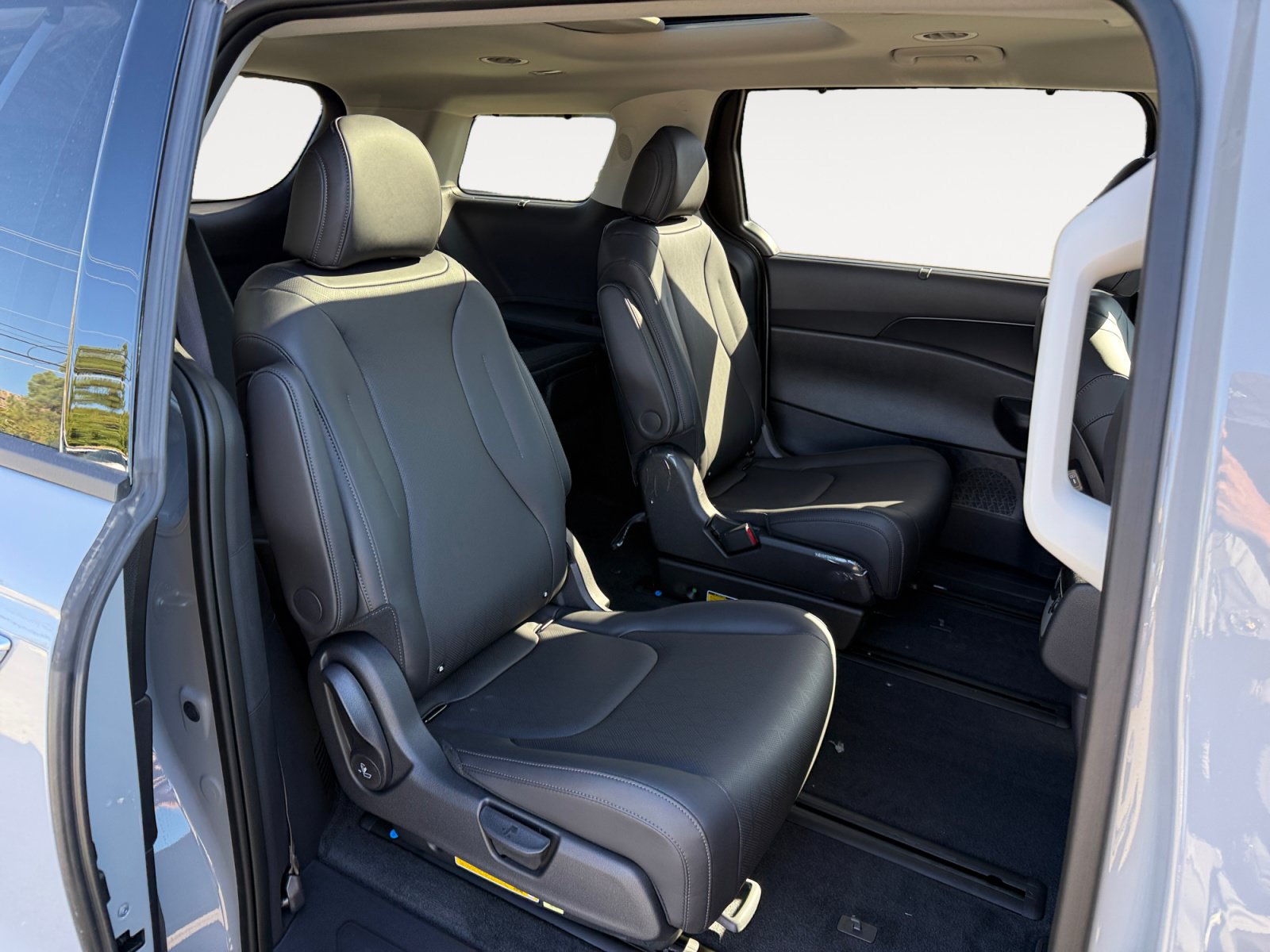 New 2027 Kia Carnival SX FWD image 19