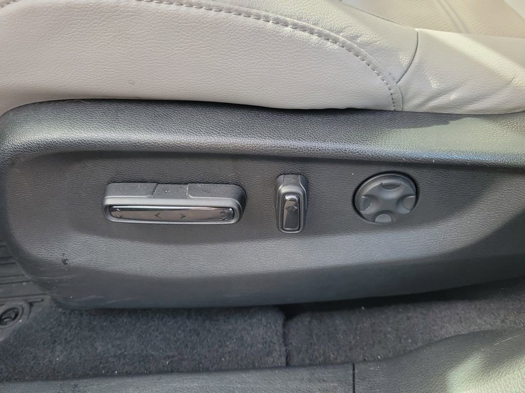 Used 2020 Honda CR-V EX-L image 20