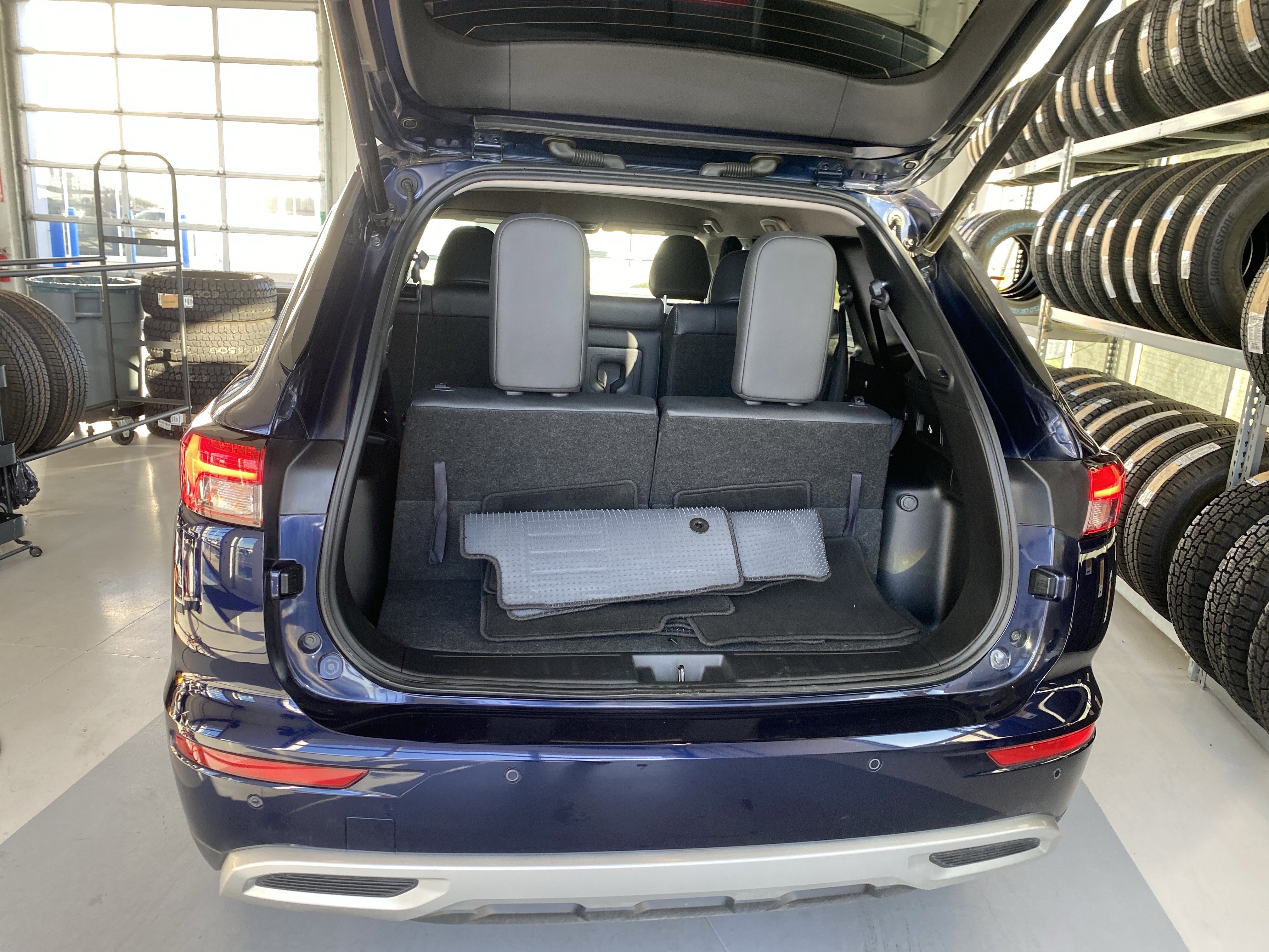 Used 2023 Mitsubishi Outlander SE image 7