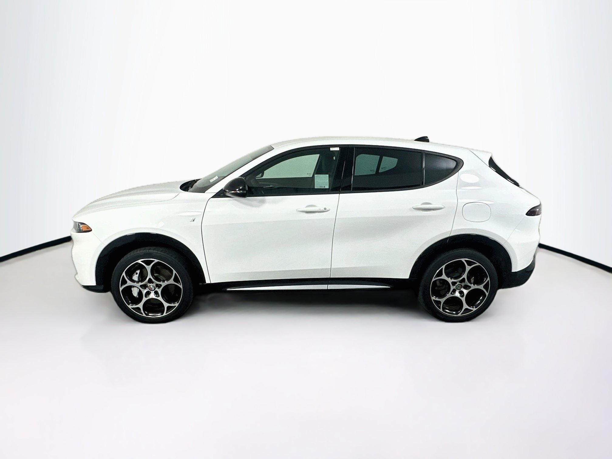 Used 2024 Alfa Romeo Tonale Ti AWD/4WD image 4