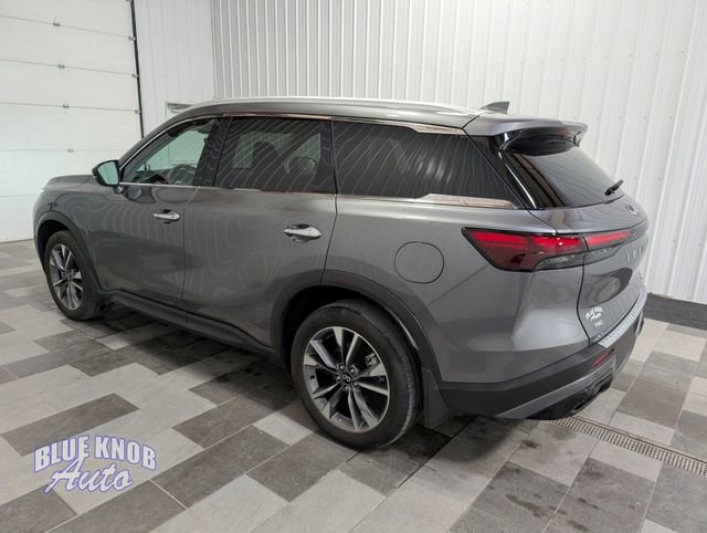 Used 2023 INFINITI QX60 Luxe w/ Cargo Package image 2
