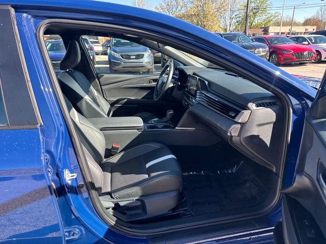 Used 2025 Toyota Camry SE FWD image 10