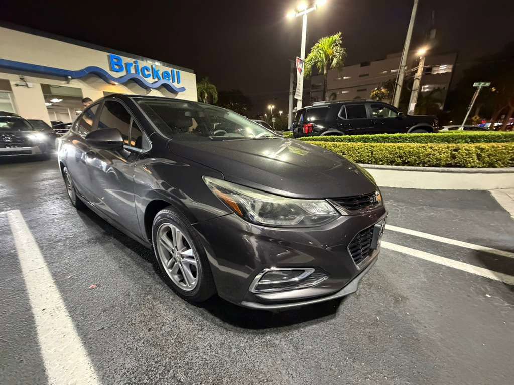 Used 2017 Chevrolet Cruze LT w/ Convenience Package image 3