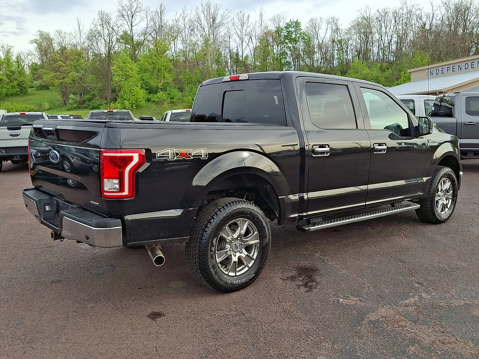 Used 2015 Ford F150 XLT w/ Equipment Group 302A Luxury AWD/4WD image 11
