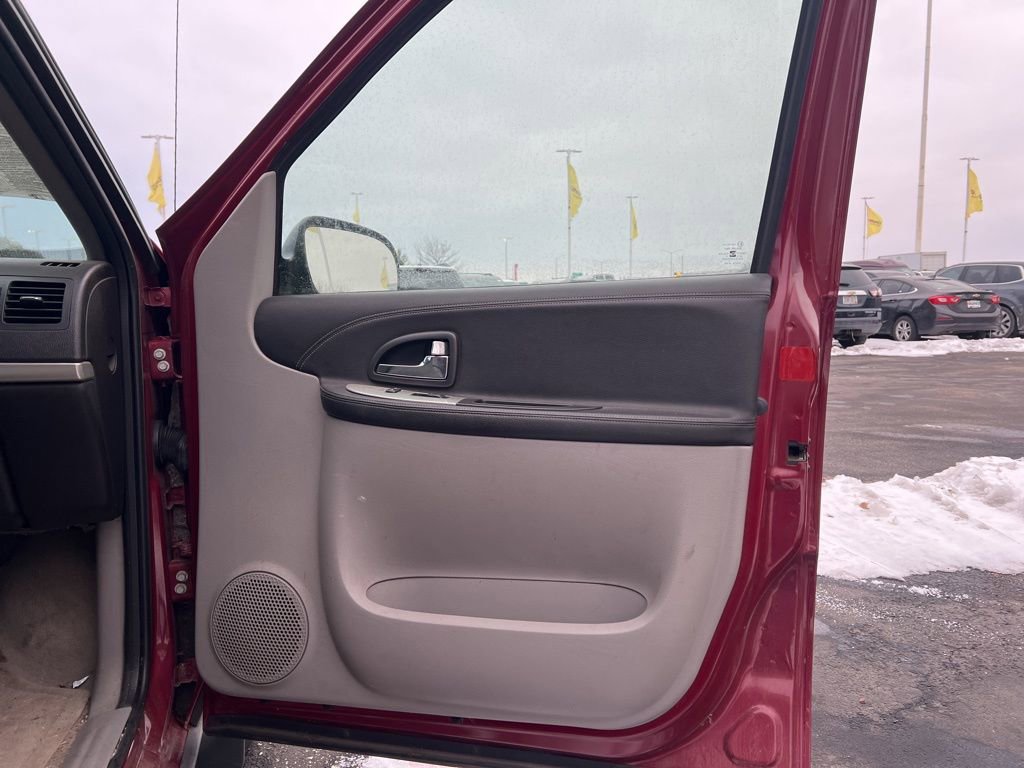 Used 2005 Pontiac Montana SV6 w/ Premium Convenience Package image 8