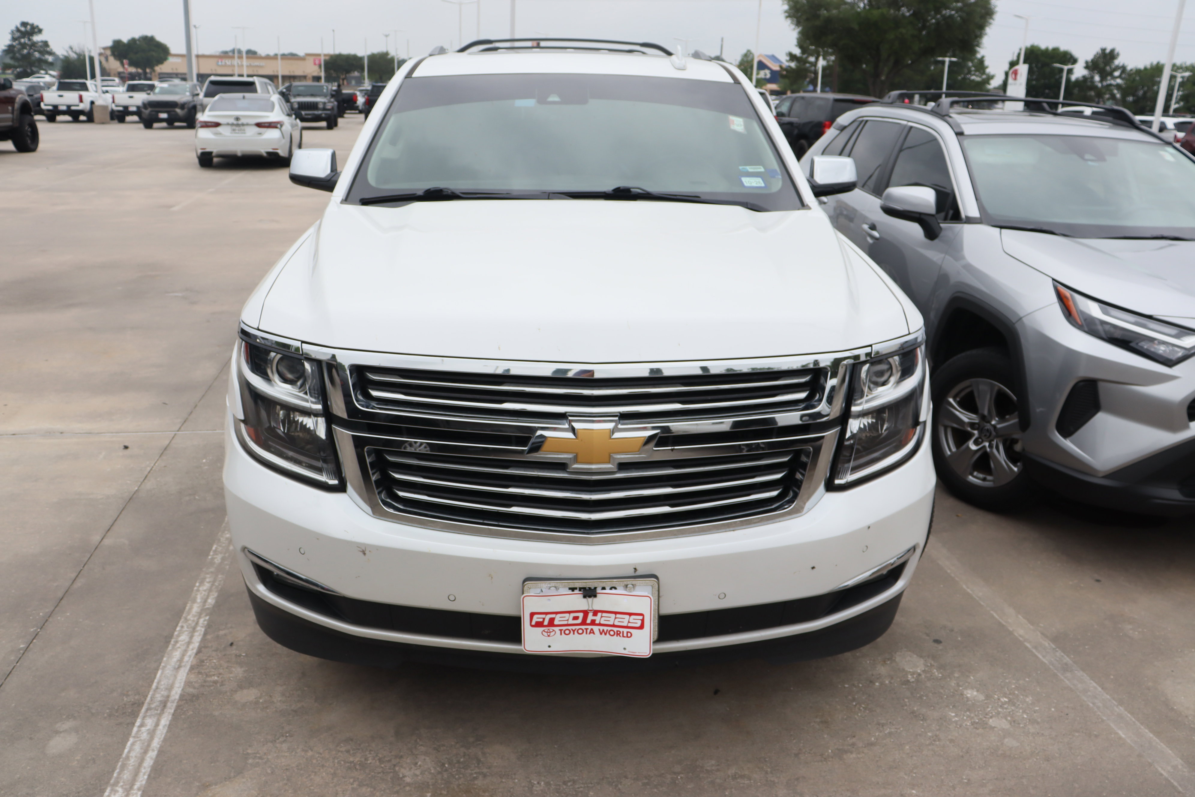 Used 2017 Chevrolet Suburban Premier AWD/4WD image 3
