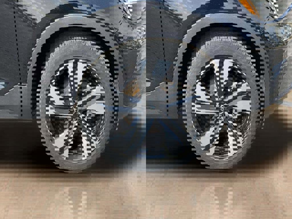 Used 2023 Volvo XC40 B5 Plus w/ Driver Assist Package image 26