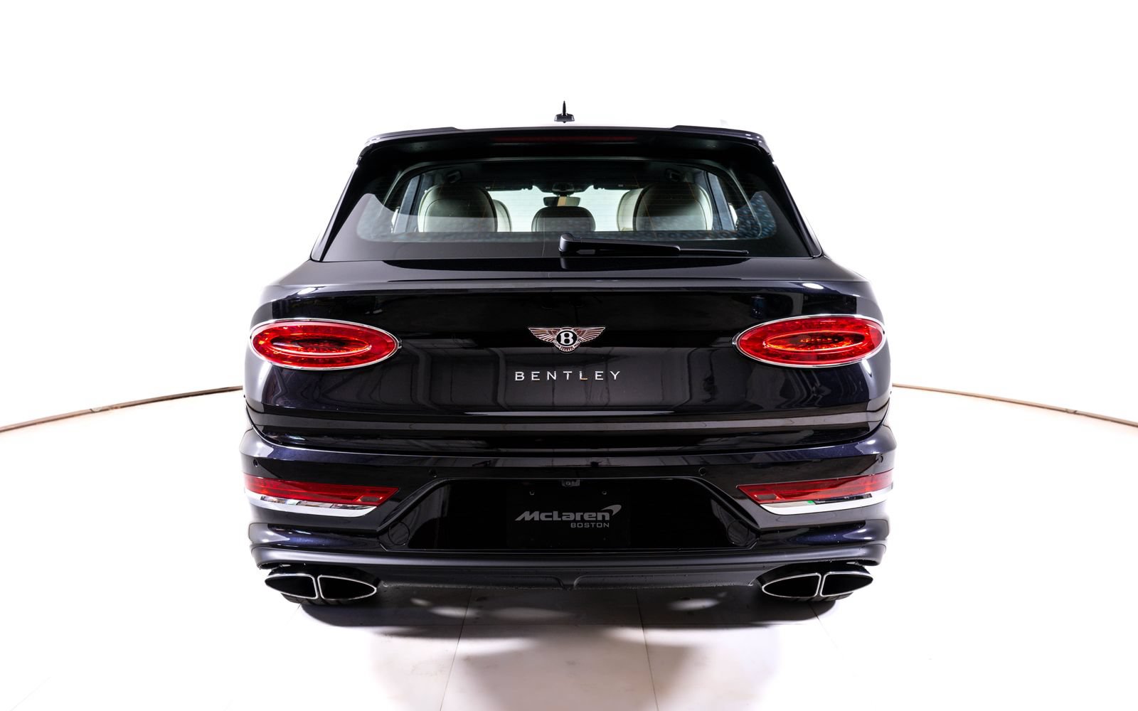Used 2025 Bentley Bentayga AWD/4WD image 4