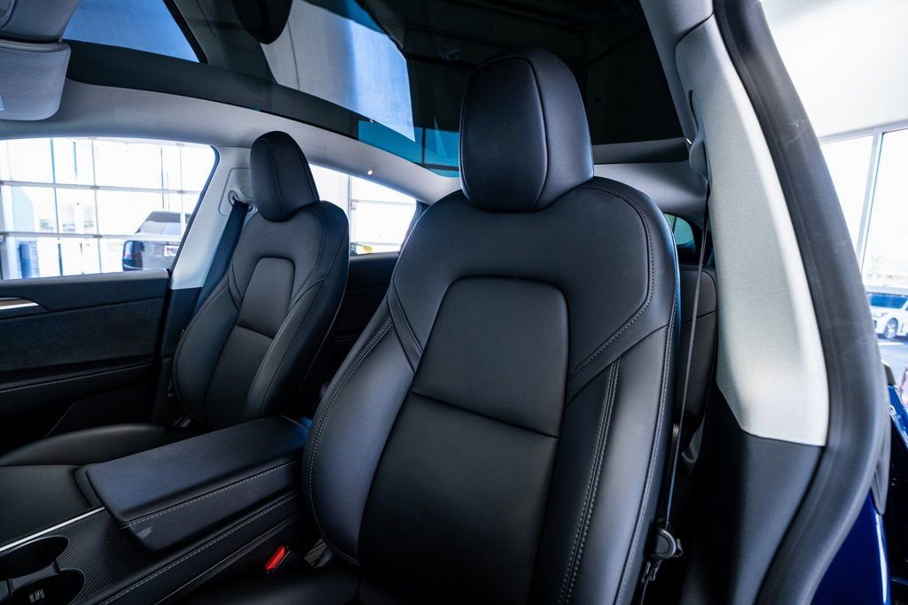 Used 2023 Tesla Model Y Long Range image 37