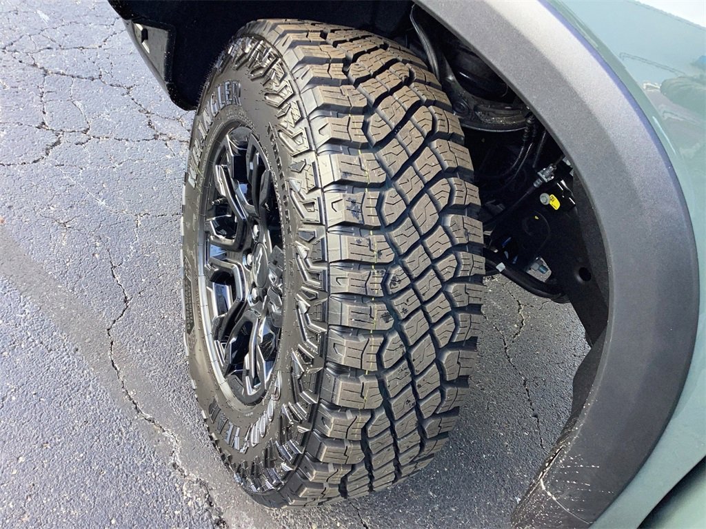 New 2026 Chevrolet Silverado 1500 ZR2 w/ Dark Appearance Package image 27