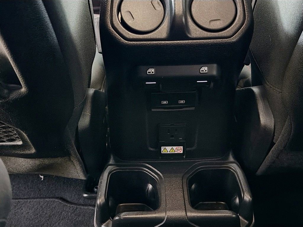 Used 2022 Jeep Wrangler Unlimited Rubicon image 35