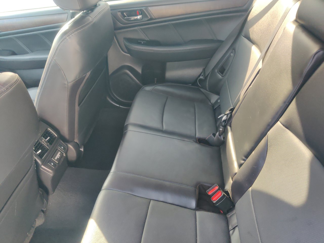 Used 2018 Subaru Outback 2.5i Limited AWD/4WD image 14