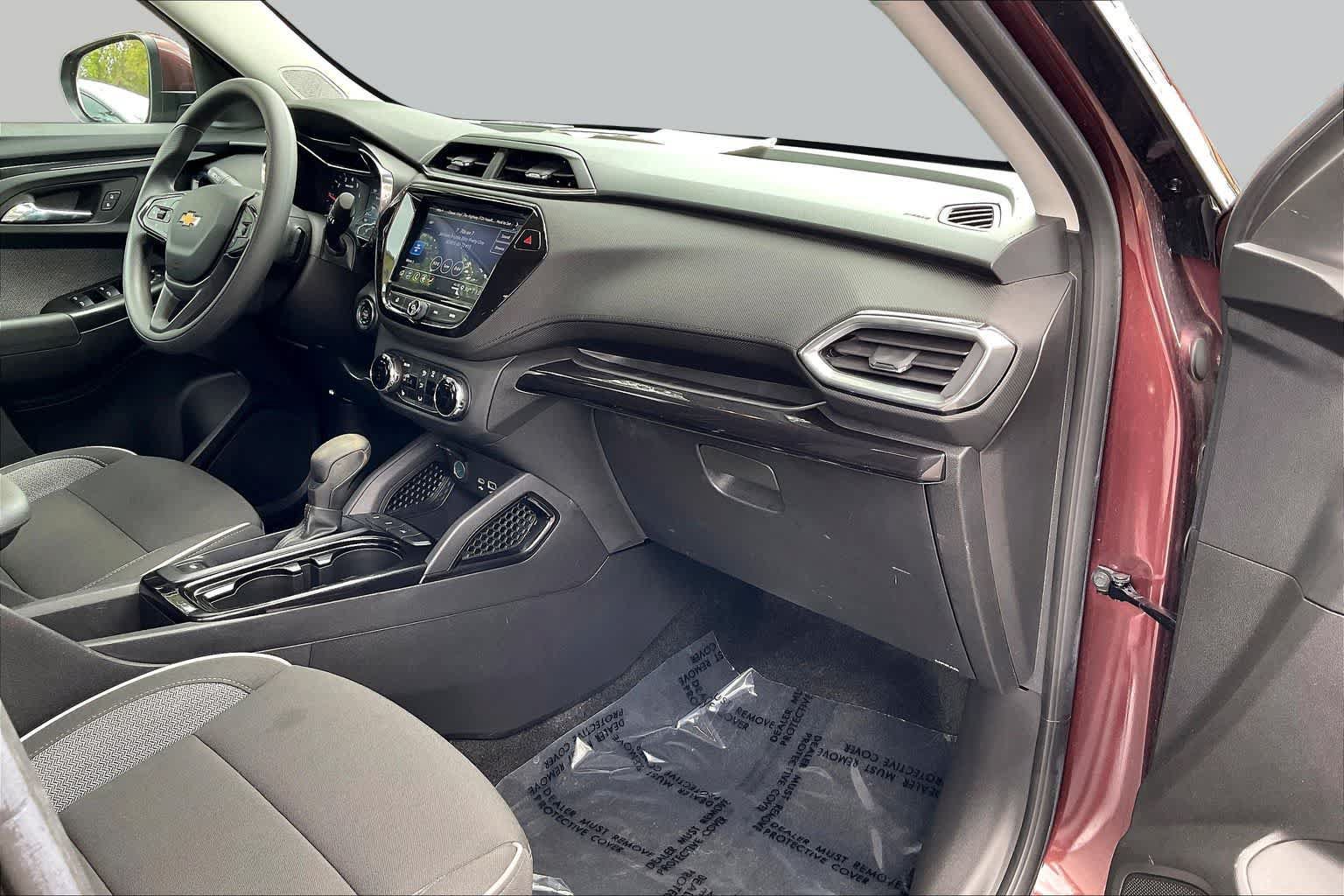 Used 2023 Chevrolet TrailBlazer LT w/ Convenience Package FWD image 16