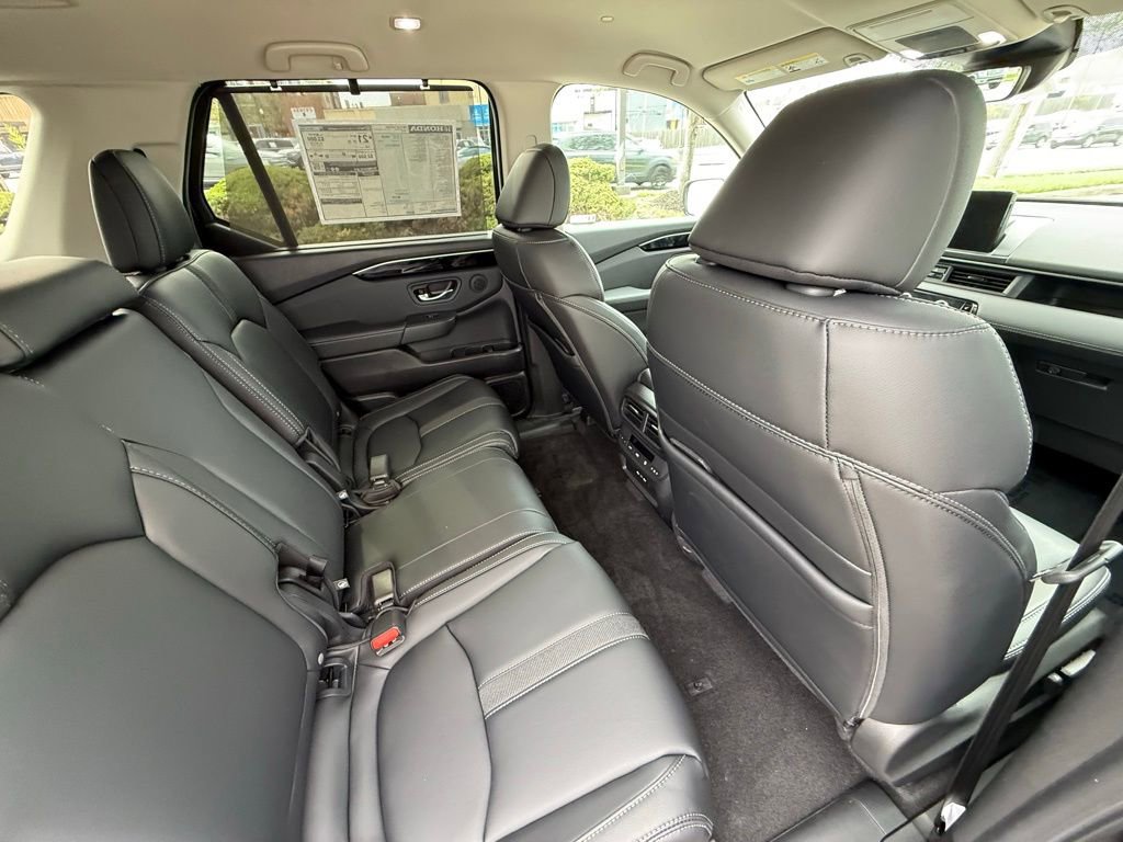 Used 2025 Honda Pilot EX-L image 39
