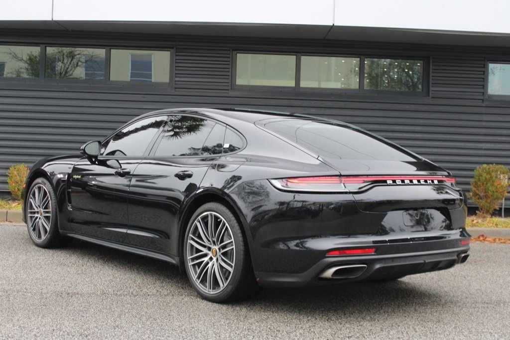 Used 2023 Porsche Panamera 4 image 3