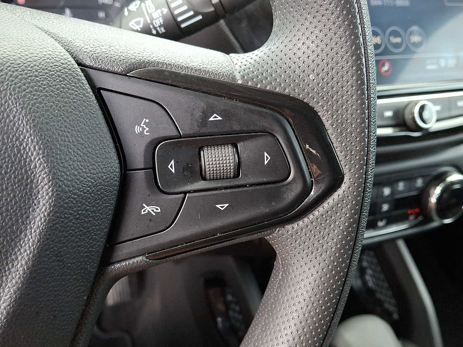 Used 2023 Chevrolet TrailBlazer LT w/ Convenience Package image 21