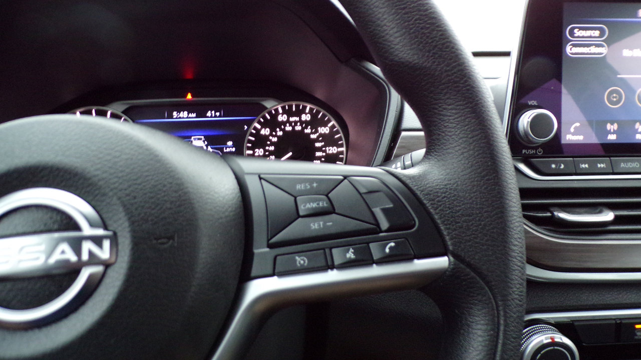 Used 2024 Nissan Altima 2.5 SV image 18