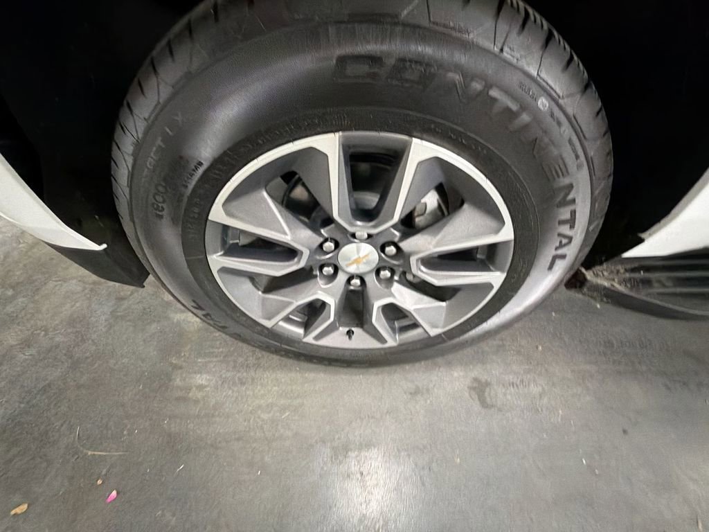 Used 2024 Chevrolet Tahoe LS image 31