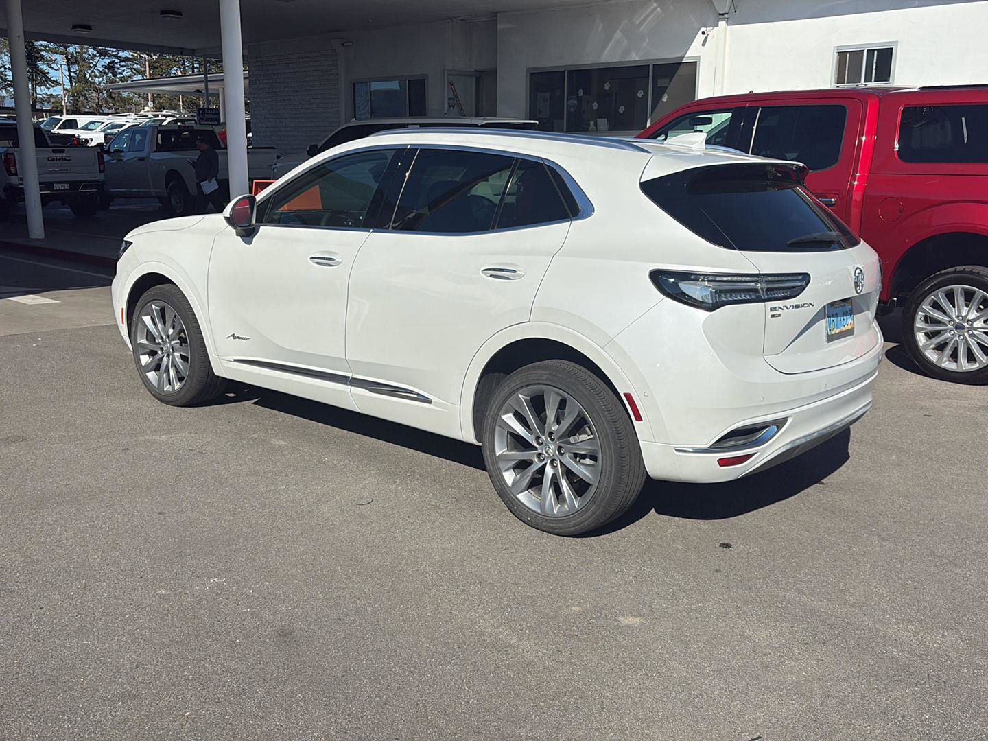 Used 2023 Buick Envision Avenir image 3