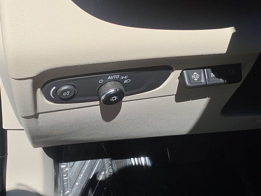 Certified 2023 Buick Envision Avenir FWD image 21