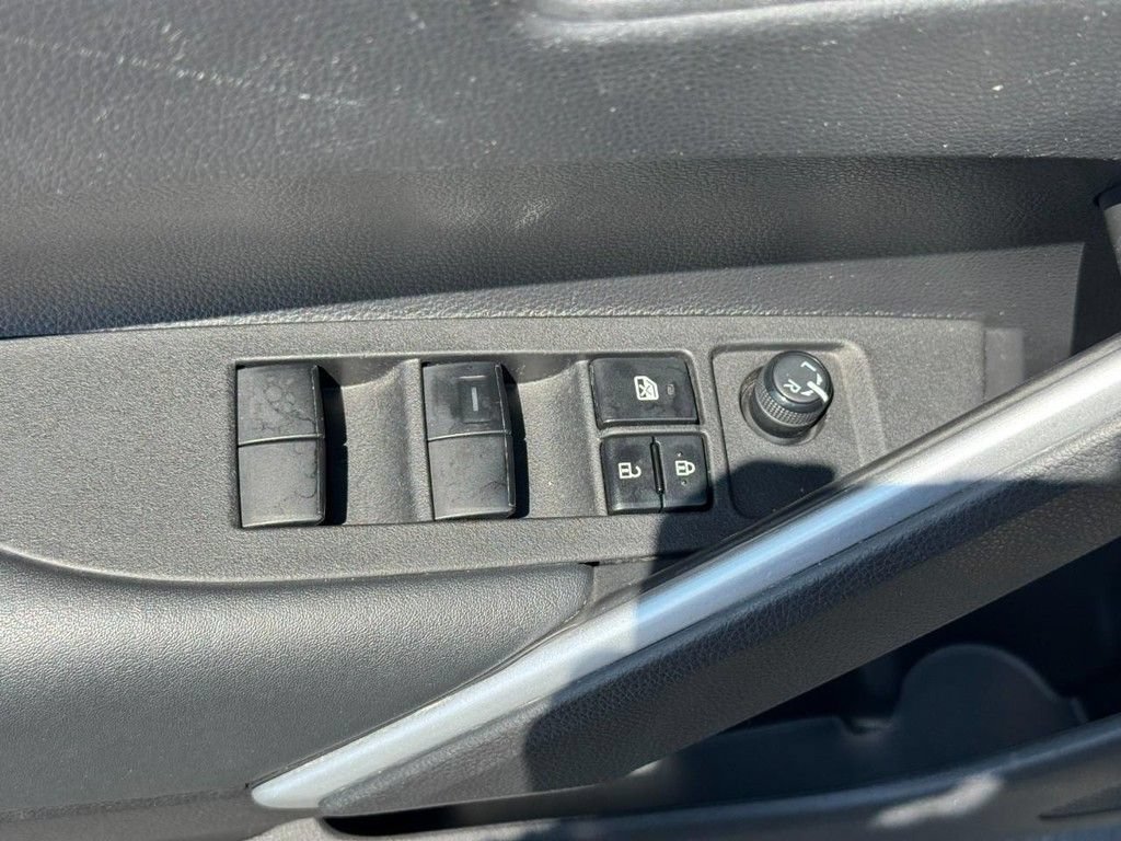 Used 2022 Toyota Corolla Cross LE w/ Moonroof Package AWD/4WD image 19