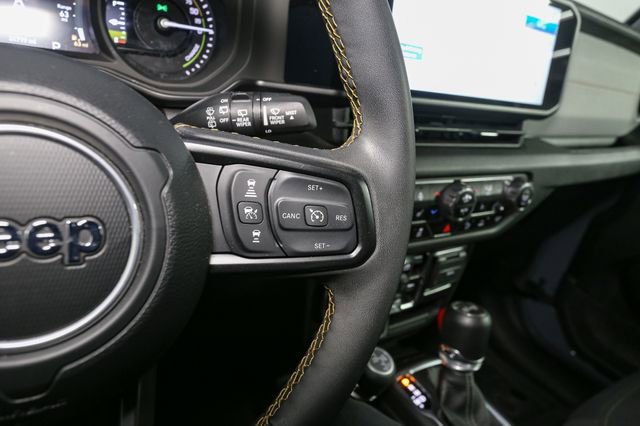 Used 2024 Jeep Wrangler Unlimited AWD/4WD image 33