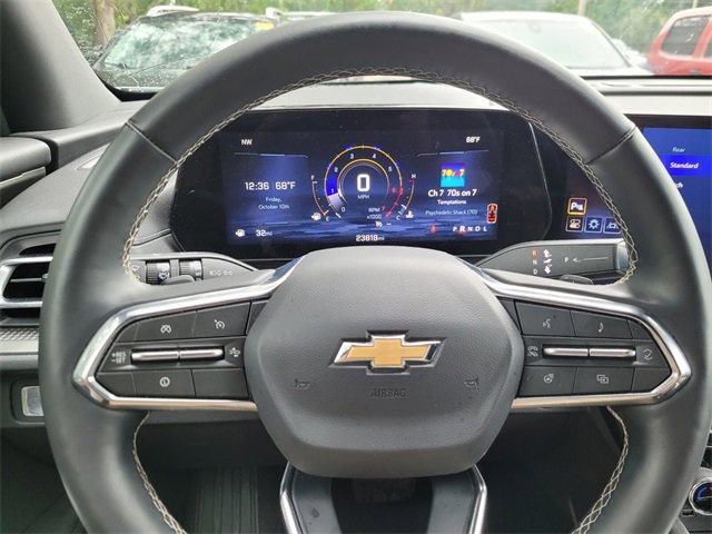 Used 2025 Chevrolet Traverse LT image 36